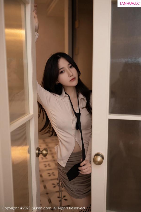 鱼子酱fish  [XiuRen]高清写真图 2023.03.24 No.6472 鱼子酱Fish 丝袜美腿第16张图片